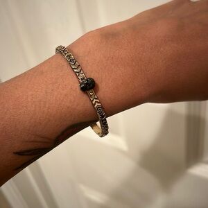 House of Harlow adjustable thin skull bangle.